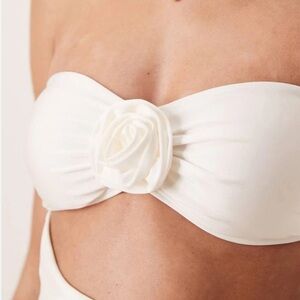 Abercrombie & Fitch white rosette bandeau bikini top size Medium
